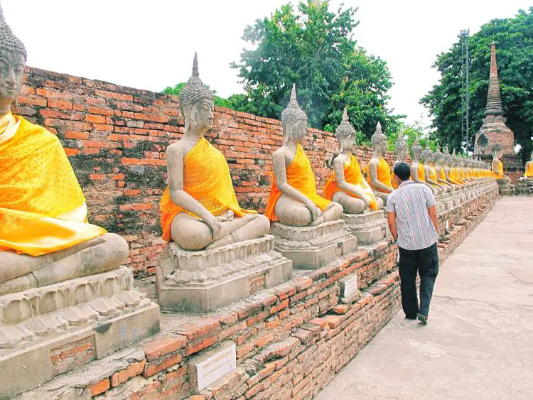 Exploring ancient ruins Ayutthaya to Bangkok daytrip