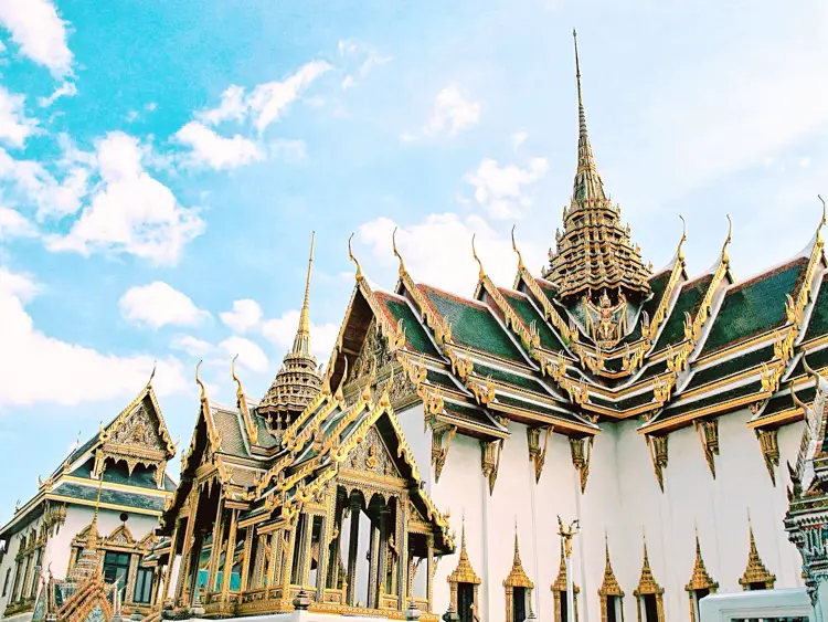 Grand Palace Bangkok Thailand scam