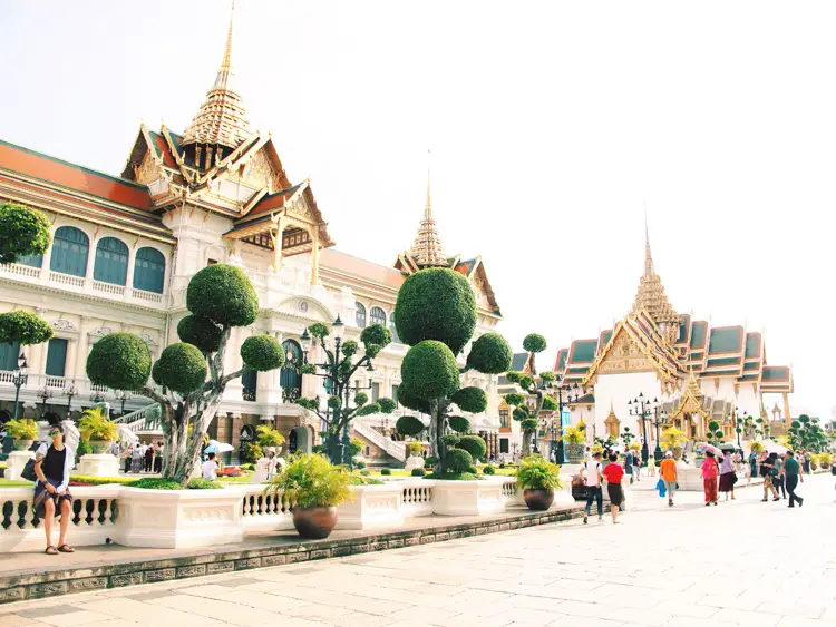 Grand Palace Bangkok Thailand scam