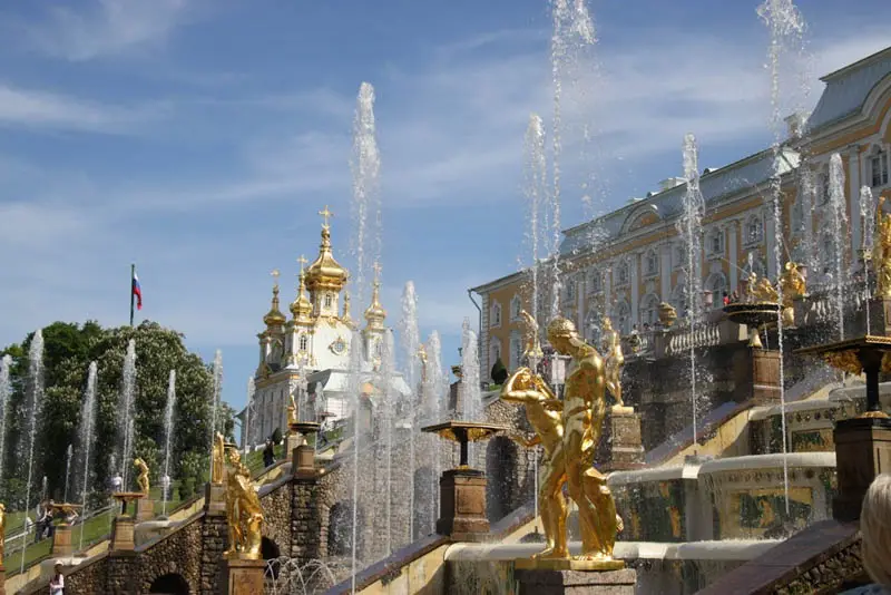 top things to do St petersburg Peterhof palace