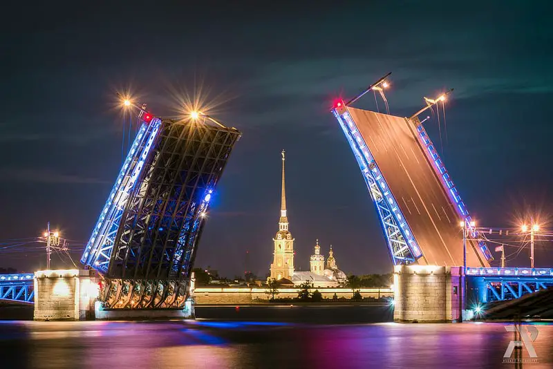 top things to do St petersburg Palace Bridge