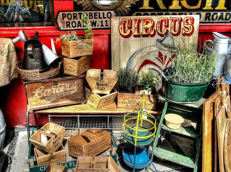 Portobello road street market london souvenir arts crafts