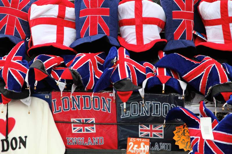 Tourist gifts souvenirs buy London