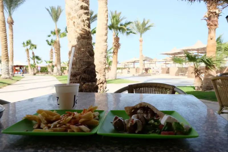Fast food street food popular egyptian pam trees schwarma