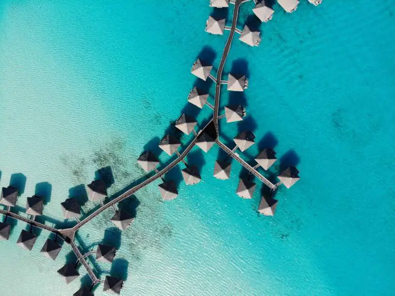 Travel Tourism in Bora Bora Facts