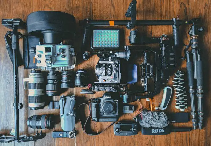 how to make money as a travel videographer