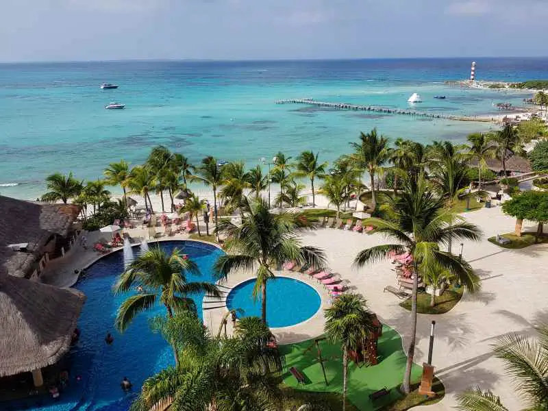 Cancun travel guide