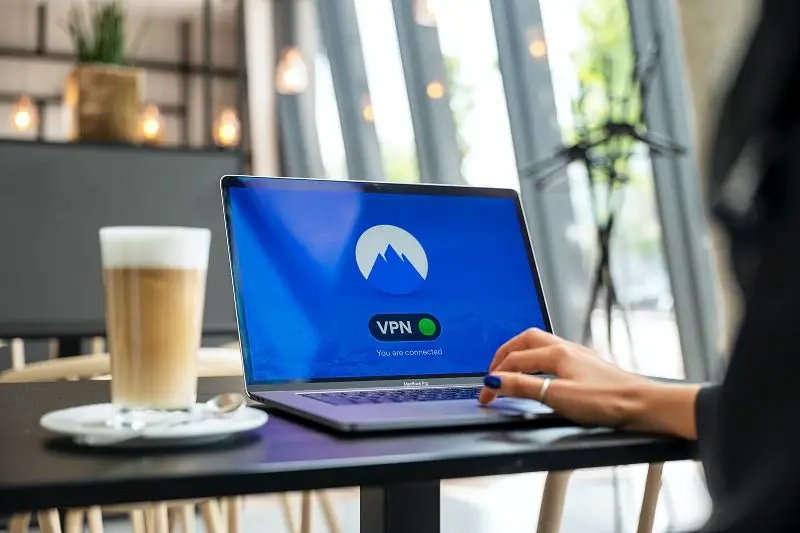 best vpn traveling desktop mobile devices