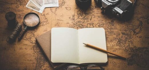 Travel writer blogger pros and cons