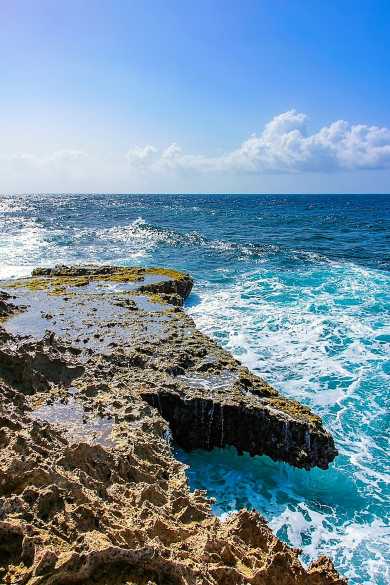 Cliff jumping in curacao things to do