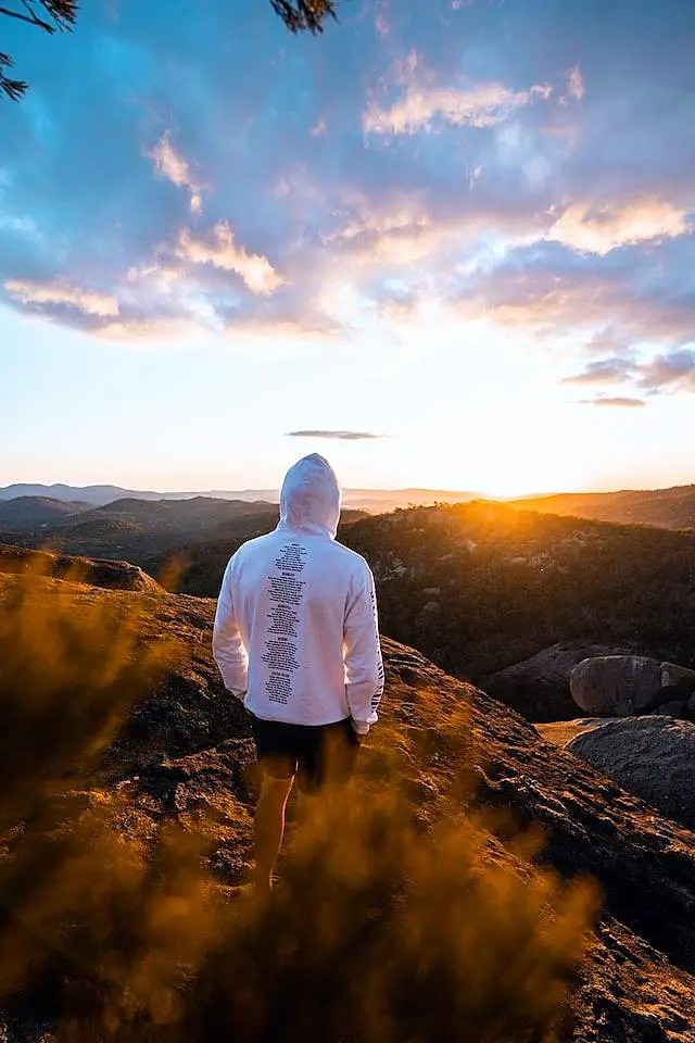 vacation adventure outfit hoodie menswear