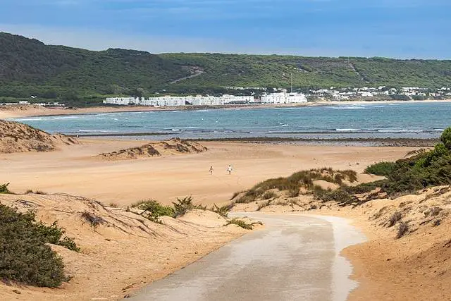 Cadiz beach Faro de Trafalgar, España